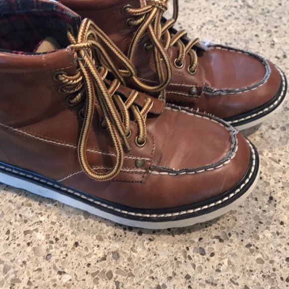 Boots - Picture 3 of 7